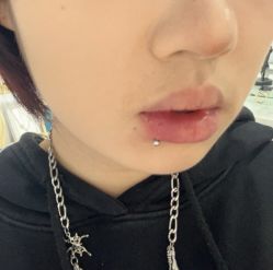 -AI艾耳·专业手工耳洞·穿孔美学馆