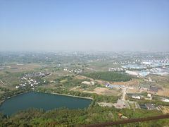 -田园东方蜜桃村的田野营地