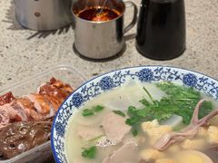 小潘特色鸭血粉丝汤-小潘记鸭血粉丝汤
