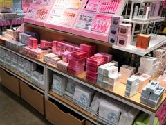 -名创优品(北京新中关购物中心地铁层店)