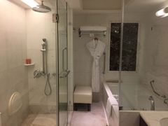 -深圳富苑皇冠假日套房酒店