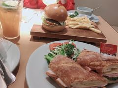 -Lia Cafe Bar Restaurant松山咖啡屋