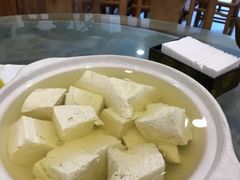 -石磨豆花家常菜·牦牛排土火锅