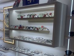 -美式眼镜·授权蔡司.依视路.尼康.豪雅.明月(南翔印象城店)