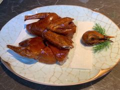 脆皮乳鸽-新荣记(BFC外滩金融中心店)