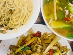 -牛八宝桂林米粉(八里庄店)