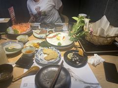 -枝魯枝魯自助料理