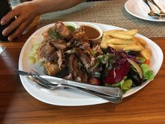 -Chom Cafe and Restaurant