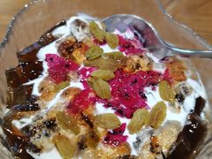 -POKEE VIA&Brunch·维娅(重庆来福士店)