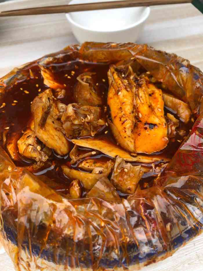 胡老太婆麻辣鸡(五分店)-"在丰都鬼城游玩,找了家可以吃饭的地方.东.