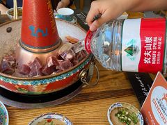 -毛辣果·贵州红酸汤牛肉火锅(西单店)