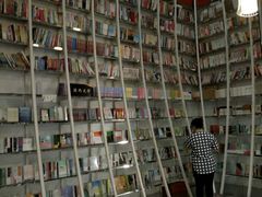 -钟书阁(松江泰晤士小镇店)