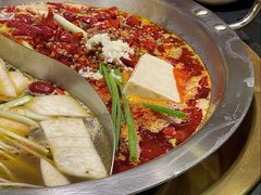 -沸炉重庆老火锅(军事博物馆店)