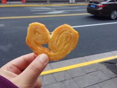 小蝴蝶酥-上海哈尔滨食品厂(淮海中路店)