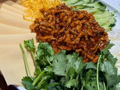 -山河屯铁锅炖·非遗东北菜(南山店)