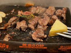 焦糖菠萝牛肋条-一沙一城·岩烤牛扒(深圳首店)