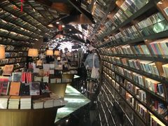 -钟书阁(珍园店)