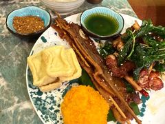 炸物拼盘-浩海火烧云傣家菜(京广店)