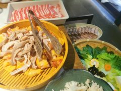 -尚尚仙·酸汤猪手·猪肚鸡火锅(华联万柳购物中心店)