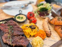 -Mark&Mars Restaurant