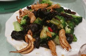Broccoli Stir-fried with Squid