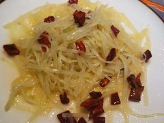 酸辣土豆丝-红辣椒·川菜·火锅(张杨路店)