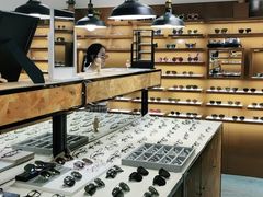 -罗伯特眼镜·蔡司官方授权(罗湖国贸店)