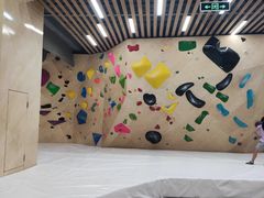 -ROCKPLUS攀岩馆(环宇城店)