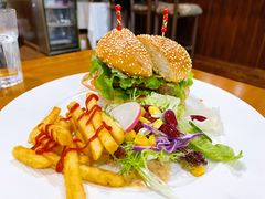 卢卡牛肉大汉堡-LUCCA卢卡西班牙海鲜饭(远洋广场店)