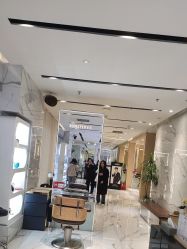 -罗亚帝造型·烫发染发