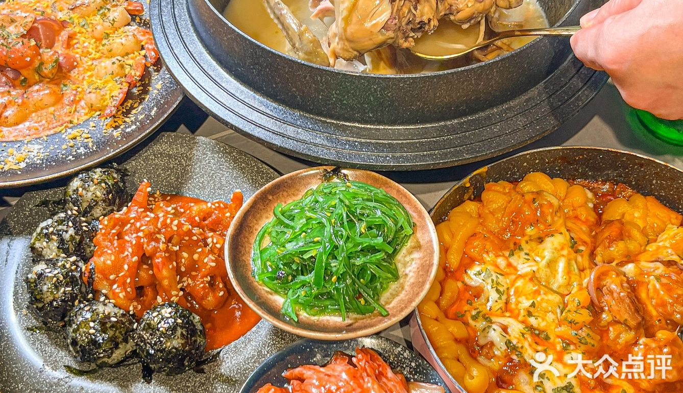 店里全是欧巴欧尼⁉️我好想天天来吃这家