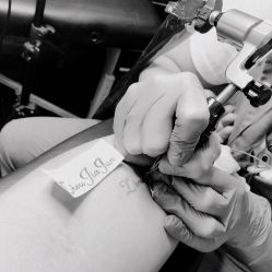 -明星刺青·洗纹身