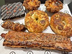 -HOT CRUSH趁热集合·现烤面包(上海环球港店)