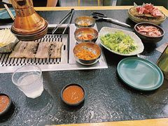 -臻牛烤肉