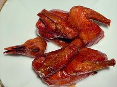 脆皮乳鸽-荣轩(新荣记环球金融中心店)