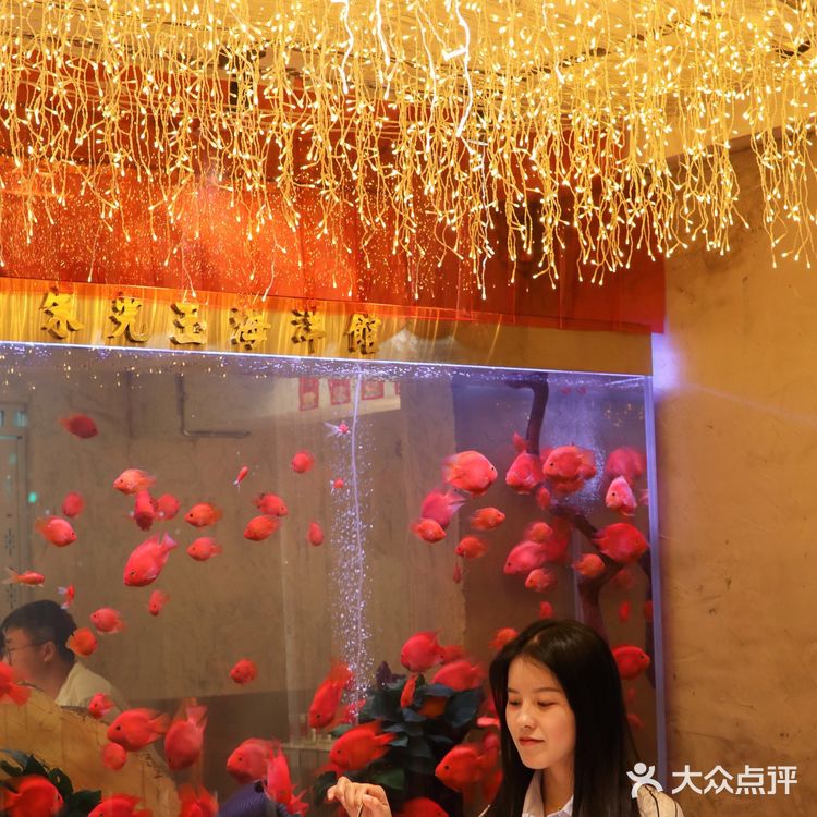 重庆探店💯 火锅馆里也能拍出浪漫大片  