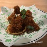 是一个适合年轻人的店。跟女朋友来吃饭很适合打卡留念奥