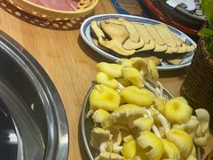 -洱火云南酸菜牛肉火锅(石景山当代商城店)