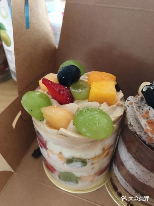 伯爵奶油杂果蛋糕