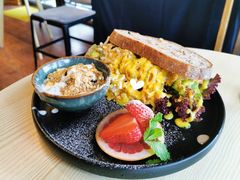 黑麦谷物培根鸡蛋吐司-251#coffee roasters(沿河东路店)