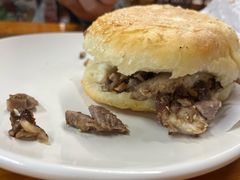 烧饼夹肉-京东一绝西海子西园烧饼夹肉