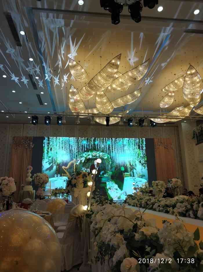 爱菲尔婚礼会馆(滨江店)-"位置沿江.地铁步行十分钟.景色还.