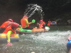 -安吉龙王山峡谷漂流