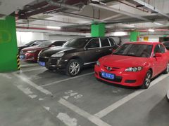 -丽丰购物中心·停车场