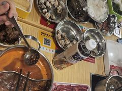-杨老板·海鲜集市火锅·鲜切牛肉(中防万宝店)