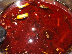 红汤锅-肖肖酸萝卜鱼火锅(总店)