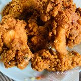 面包、锅贴、炉包、拔丝地瓜等等美食，每天都有好吃的