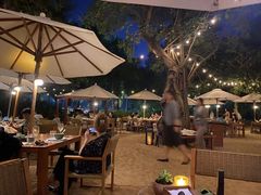 -三亚艾迪逊酒店·海滩烧烤 BARBACOA·现场乐队·浪漫晚餐·烧烤海鲜