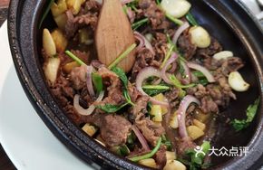 Stir-fried Beef with Sauce