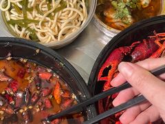 -李双猪·小龙虾·烧烤·羊肉煲(乐山店)